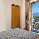Szálloda Grand Due Golfi SantʼAgata sui Due Golfi