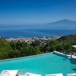 Szálloda Grand Due Golfi SantʼAgata sui Due Golfi