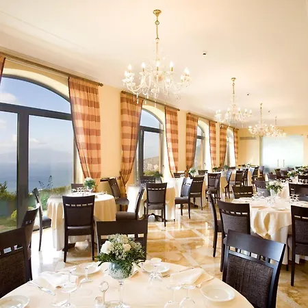 Hotel Grand Due Golfi SantʼAgata sui Due Golfi