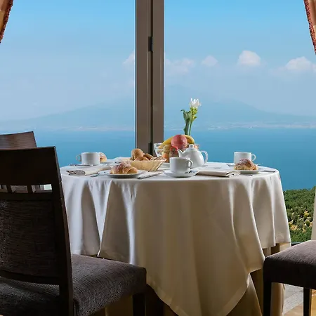 Ξενοδοχείο Grand Due Golfi 4*