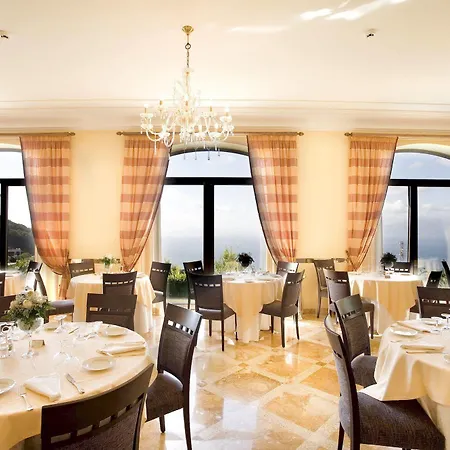Grand Due Golfi Hotel