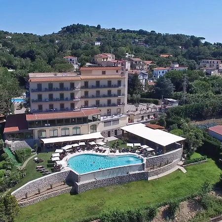 Grand Due Golfi Sant'Agata sui due Golfi
