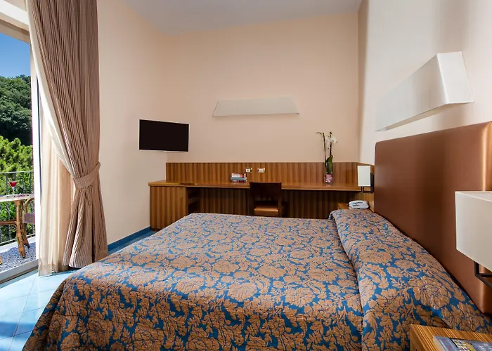 Отель Grand Due Golfi Сант-Агата-суи-Дуэ-Гольфи