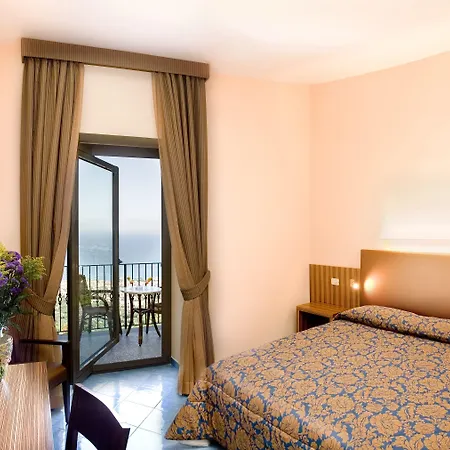 Hotel Grand Due Golfi 4*