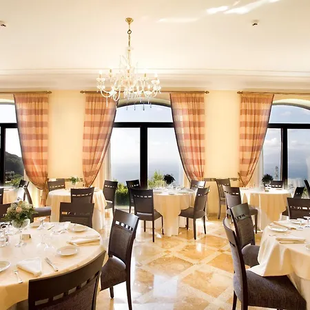 Grand Due Golfi SantʼAgata sui Due Golfi