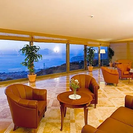 Otel Grand Due Golfi SantʼAgata sui Due Golfi