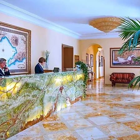 Otel Grand Due Golfi SantʼAgata sui Due Golfi