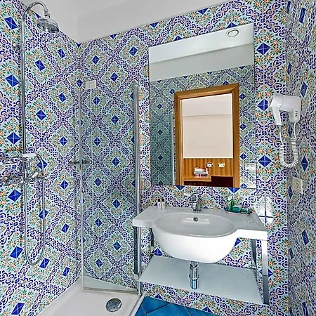 Otel Grand Due Golfi SantʼAgata sui Due Golfi