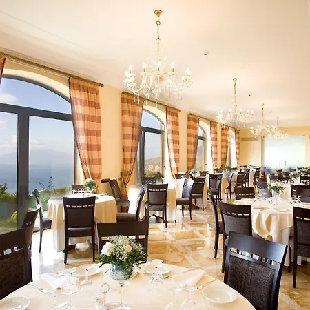 Hotel Grand Due Golfi SantʼAgata sui Due Golfi