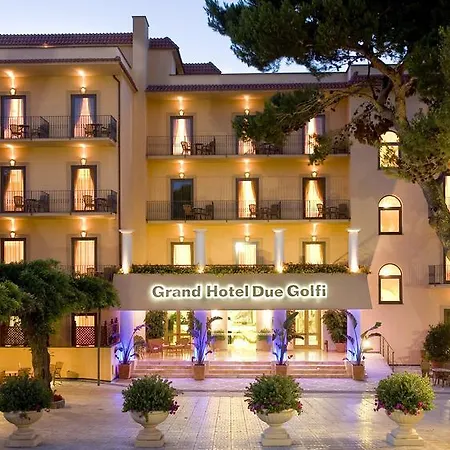 Grand Due Golfi Ξενοδοχείο 4*