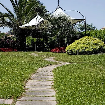 فندق Grand Due Golfi 4*