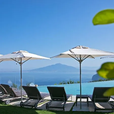 Grand Due Golfi Ξενοδοχείο 4*