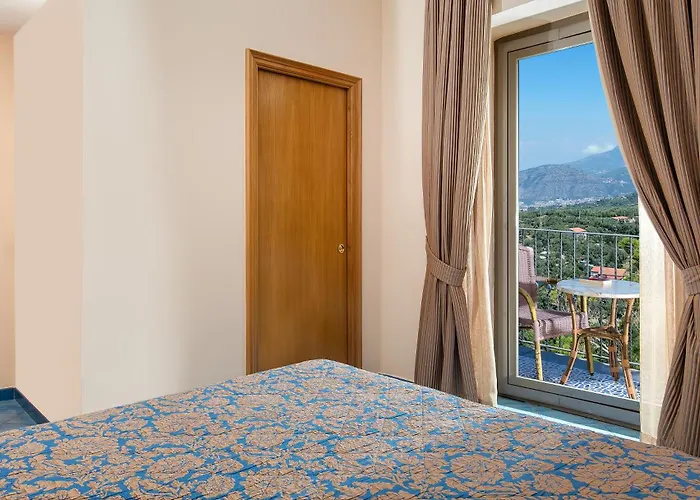 Hotell Grand Due Golfi SantʼAgata sui Due Golfi