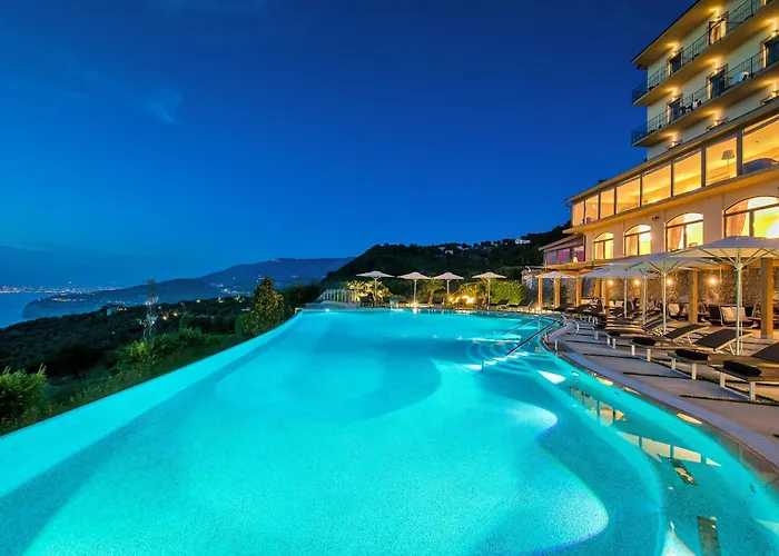 Hotell Grand Due Golfi SantʼAgata sui Due Golfi