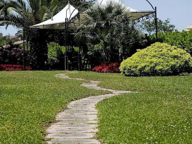 Hotell Grand Due Golfi 4*